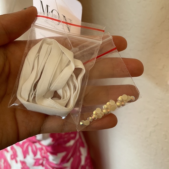 NWT Ellie Wide White with Pink Flowers - Picture 6 of 12